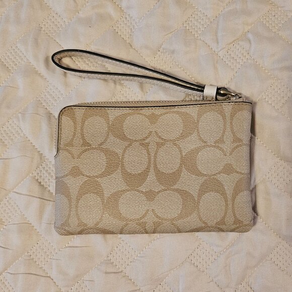 Coach wristlet - Picture 2 of 3